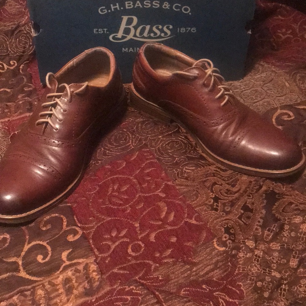 Bass Banks Tan Shoes - Picture 2 of 7